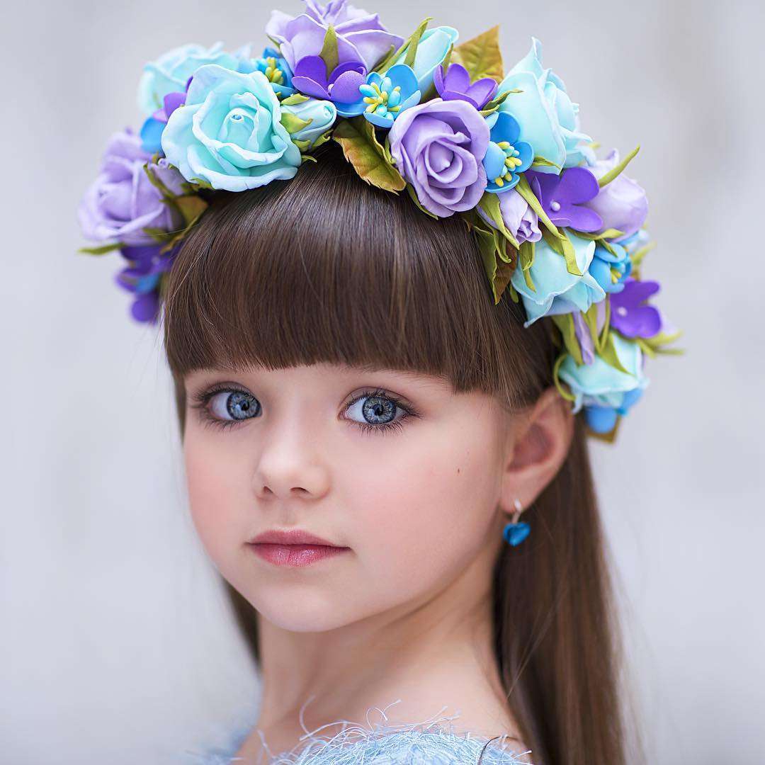 “世界一美しい少女”6歳のモデルのInstagramのフォロワーが60万人を突破 兄もイケメン