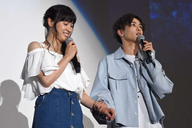 土屋太鳳の“サービス精神”に佐藤健が困惑 自分でネタ振りしてイベント盛り上げ