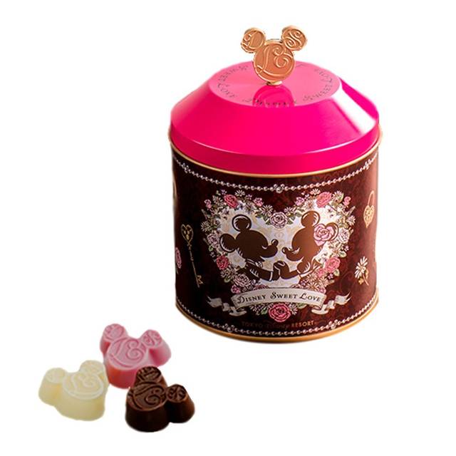 ディズニーのお菓子の缶をあげてこう！！