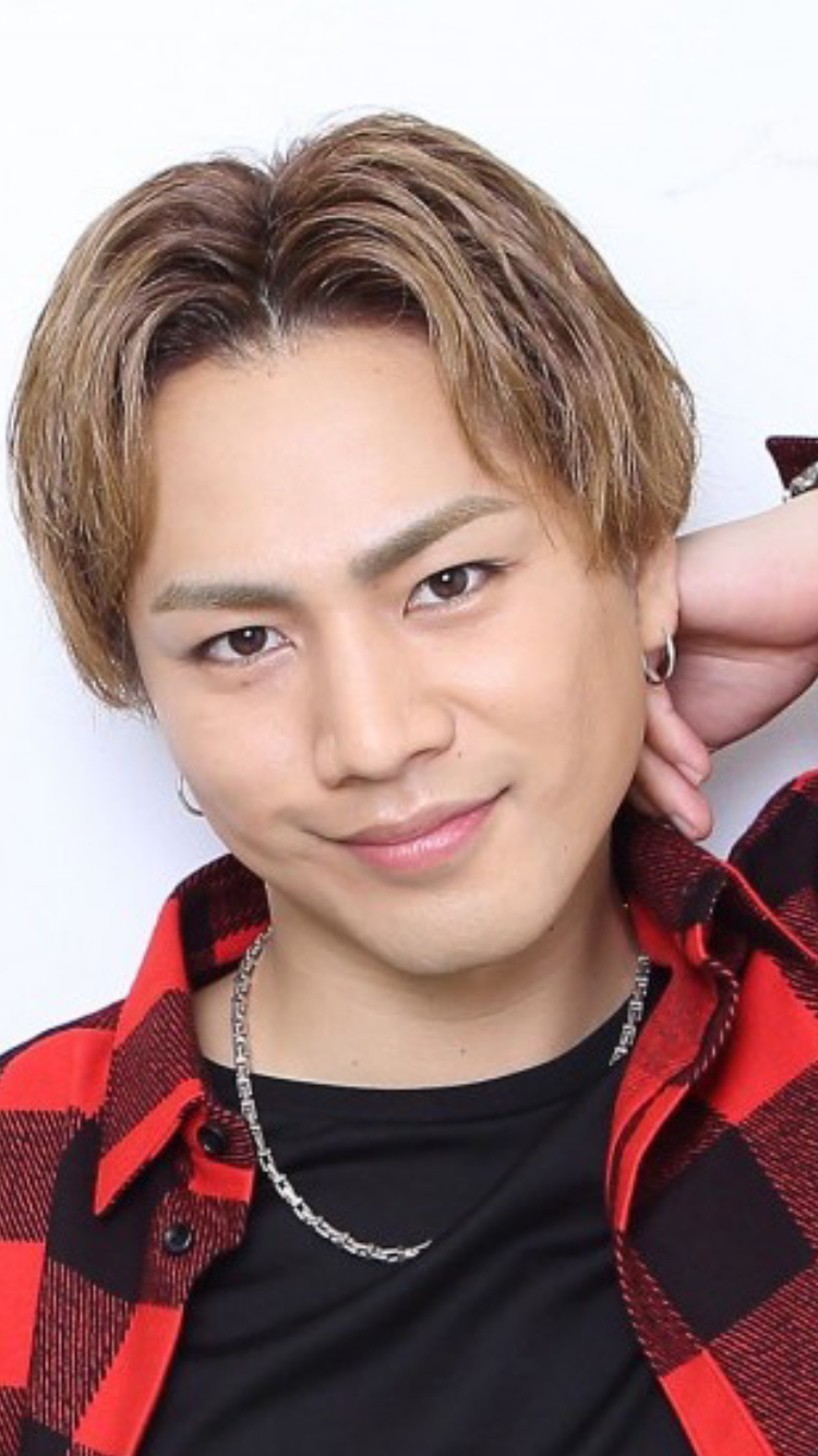  ローラがTwitterで“テレビに積極的に出演する”という宣言をし、ファンから歓喜の声