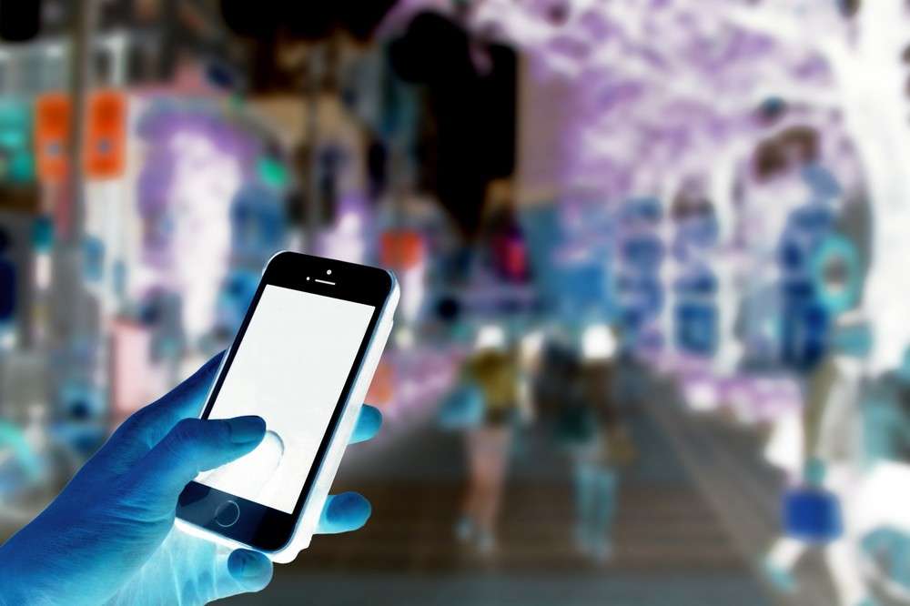落としたスマホ拾ってあげたら...相手「画面持たないで」　まさかの体験談に反響「信じられない」 : J-CASTニュース