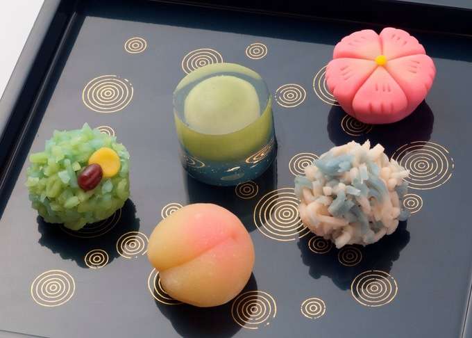 美しい和菓子の画像