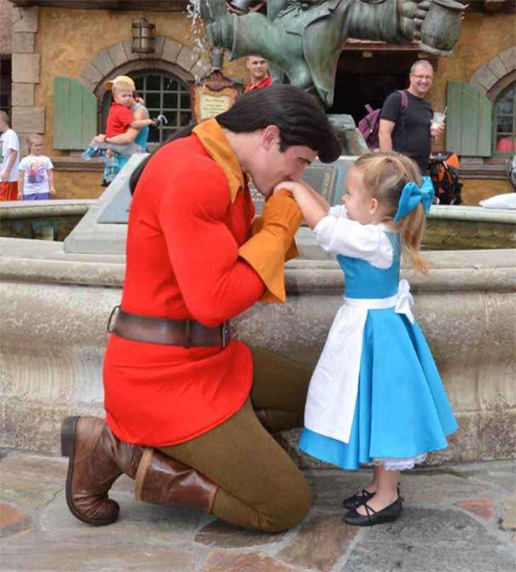 海外の小さい子のコスプレ
