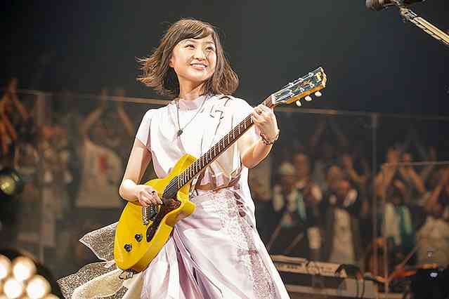 有安杏果「ももクロ」卒業を電撃発表「普通の女の子の生活を送りたい」