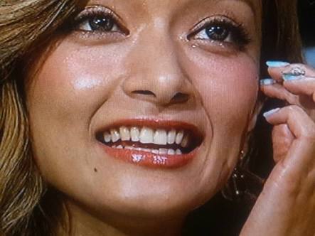  ローラがTwitterで“テレビに積極的に出演する”という宣言をし、ファンから歓喜の声