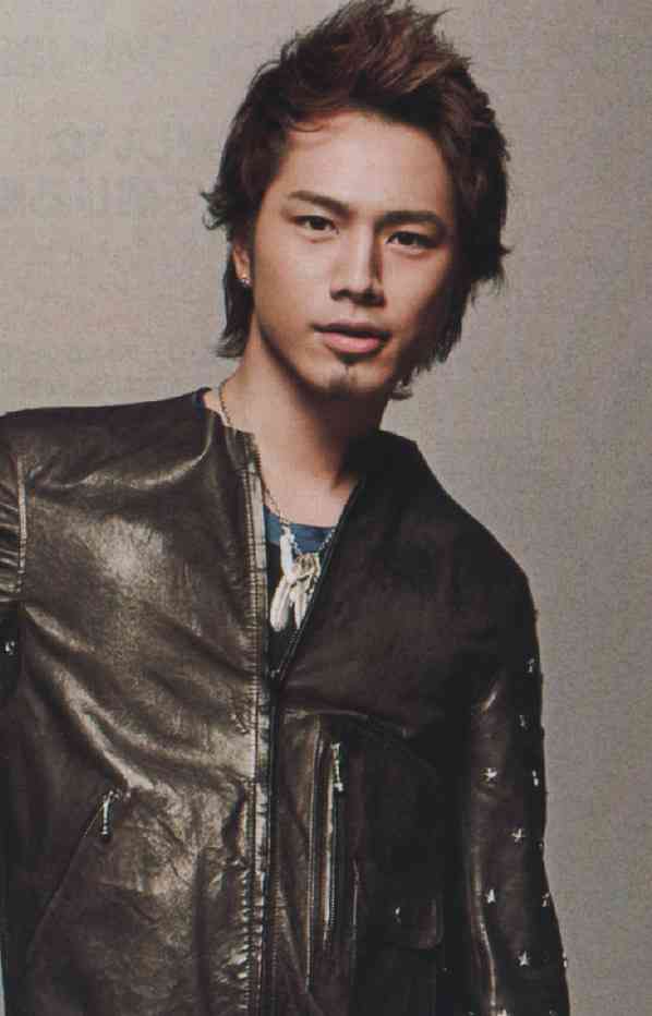  ローラがTwitterで“テレビに積極的に出演する”という宣言をし、ファンから歓喜の声