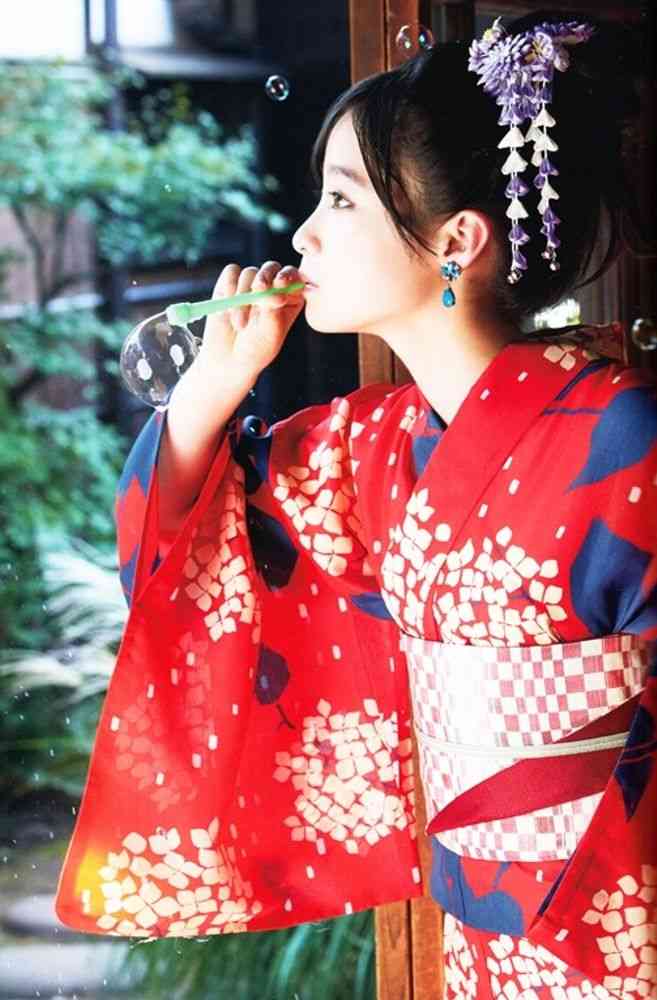 橋本環奈“振袖”で新年の挨拶 素敵なお年玉に「初かわいい人いただきました!」