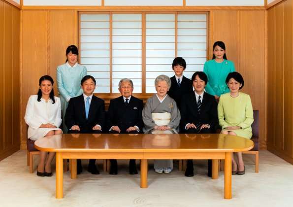 皇居で講書始の儀　雅子さまは15年ぶり出席
