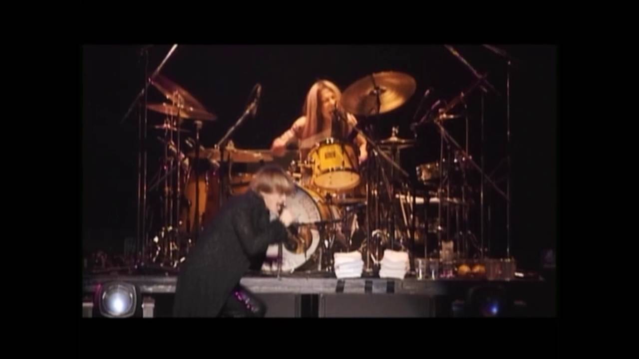 B'z「DEEP KISS」 LIVE-GYM98 - YouTube