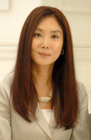 浅野温子の息子・ 魚住優がNHKアナウンサーになっていた件