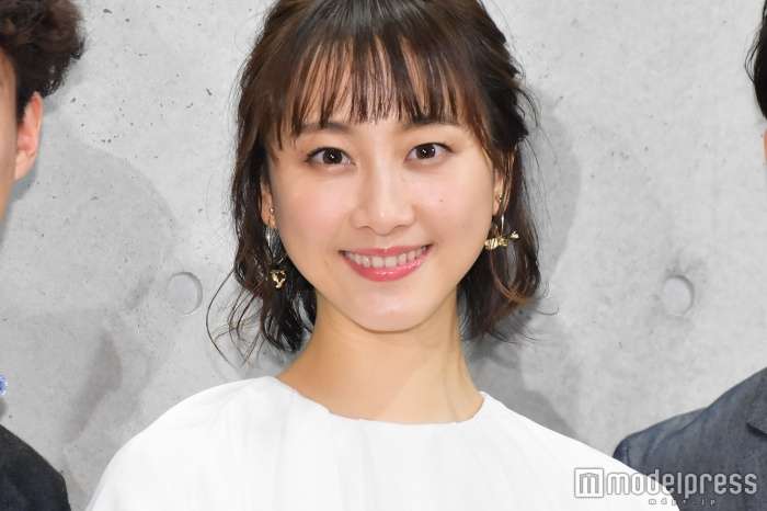 松井玲奈、衝撃の“アフロヘア”に反響