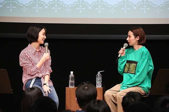 剛力彩芽×ベッキー、ラジオ公開録音で仲よしトーク。「友達ってことを隠したいのかと思ってた」（ベッキー） - ライブドアニュース