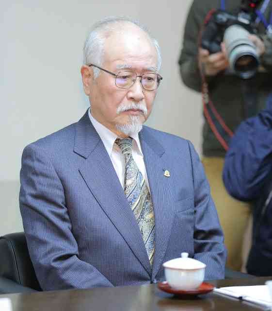 日馬富士は「引退勧告」相当、白鵬、鶴竜は「厳重注意」…横綱審議委員会臨時会合