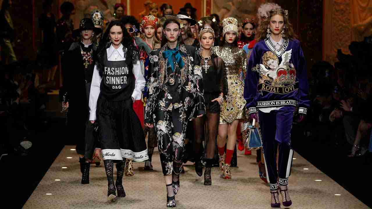 Dolce&Gabbana Fall Winter 2018/19 Women's Fashion Show - YouTube