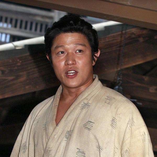 西郷どん鈴木亮平 「ファミレスで猛勉強」告白に賛否両論｜芸能｜芸能｜日刊ゲンダイDIGITAL