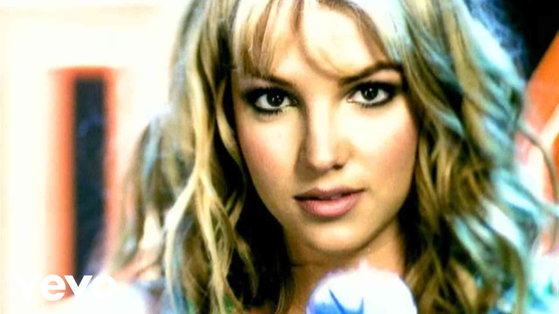 Britney Spears - (You Drive Me) Crazy - YouTube