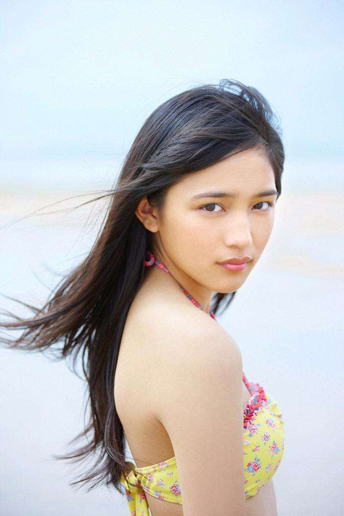 川口春奈、メンタル不安な自撮り写真があの人気女優に似ていると話題に