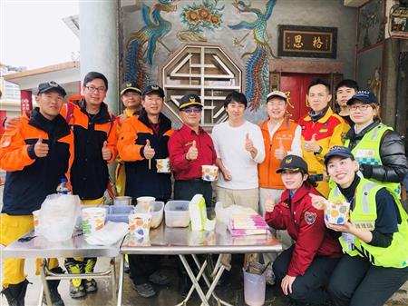 在留邦人が台湾地震救助隊にラーメン提供 - SANSPO.COM（サンスポ）