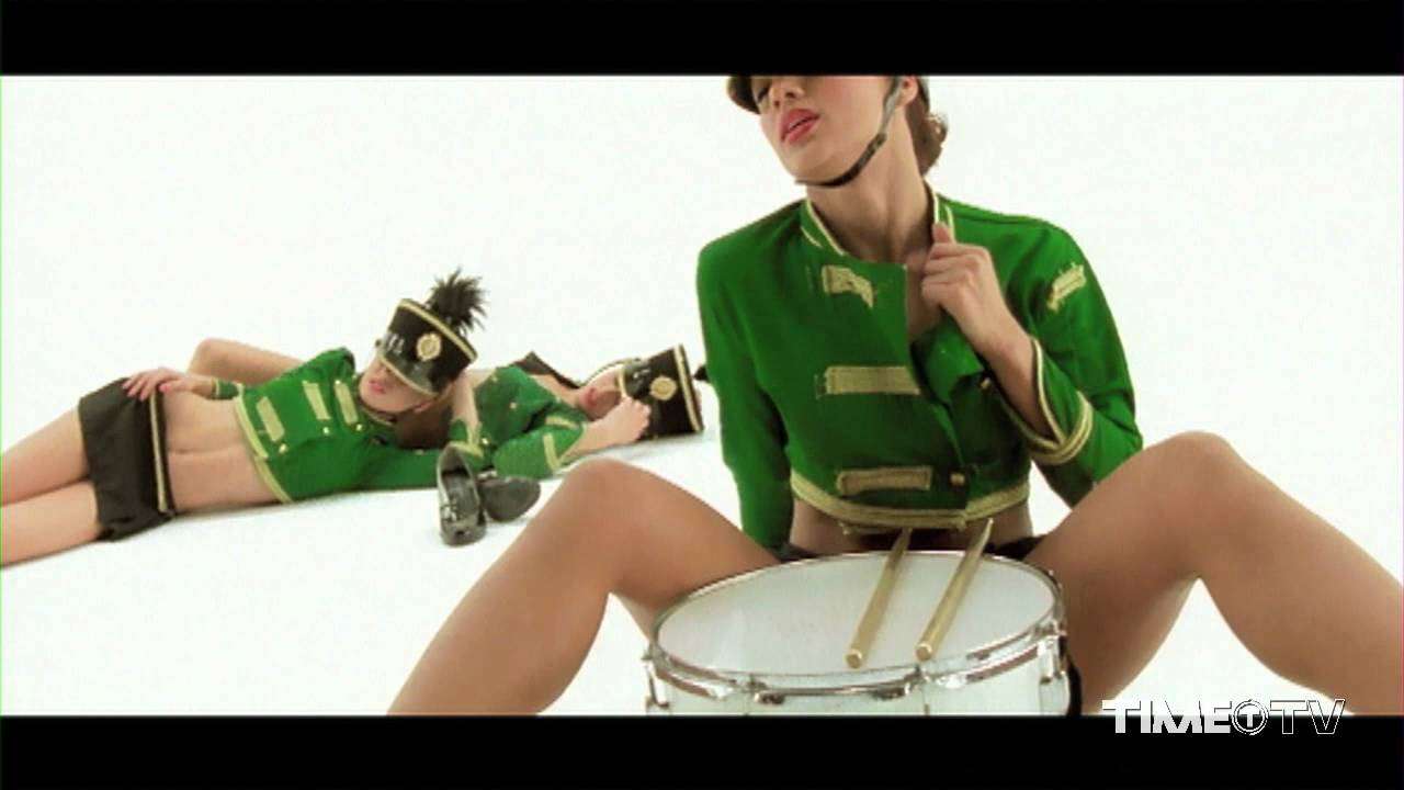 Alex Gaudino feat. Crystal Waters - Destination Calabria [Explicit Version] [Official Video] - YouTube