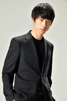 坂口健太郎、TVドラマ初主演！ 刑事役で新境地「気合を入れていかないと」