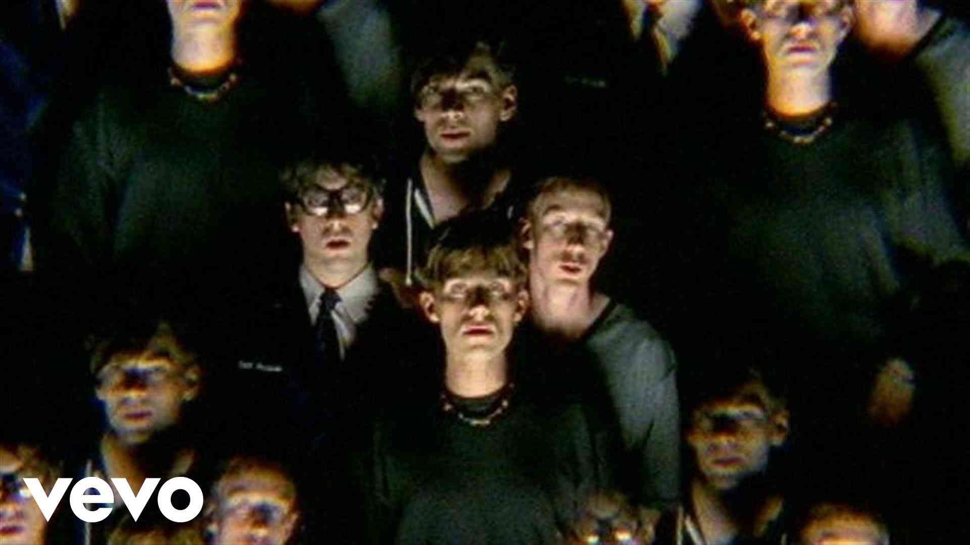 Blur - Country House - YouTube