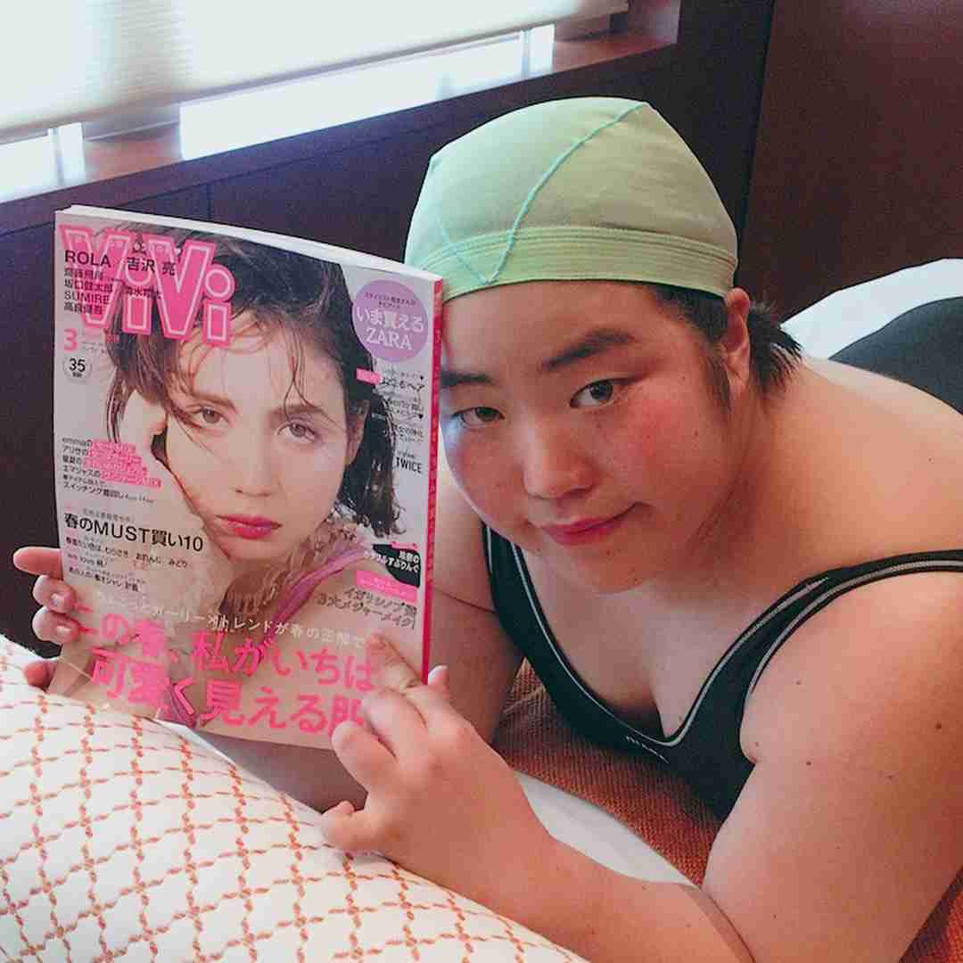 ゆりやんレトリィバァが『ViVi』で水着に？　セクシーな胸の谷間と美肌に注目