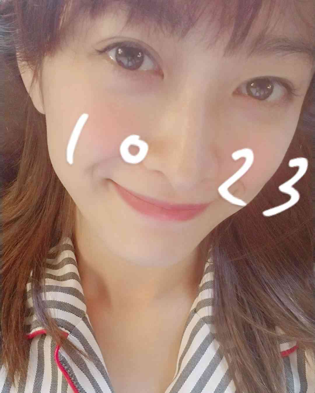 山田優、寝起きショットで家族エピソード明かす「小栗さんも一緒？」「すっぴん綺麗」