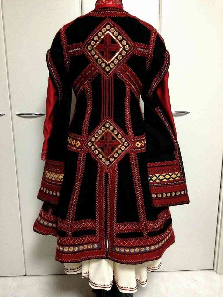 職人技のコスプレ！手縫い衣装に6年、刺繍が細か過ぎる！【乙嫁語り】 - NAVER まとめ