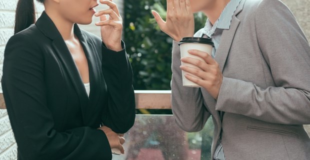 ペットを亡くした同僚が休んだ日。職場で耳にした「母親たちの陰口」に怒りを覚えた