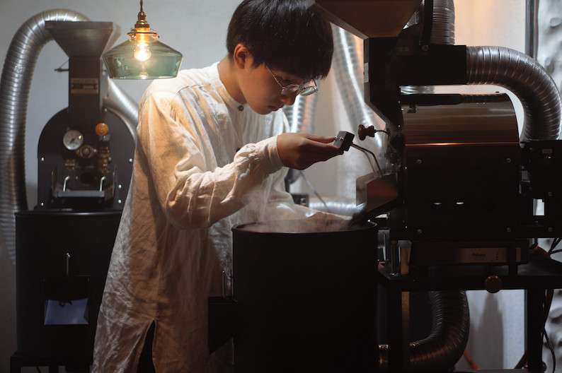 15歳のコーヒー焙煎士・岩野響さんに聞いた「僕が学校をやめて焙煎士になった理由」 - メシ通