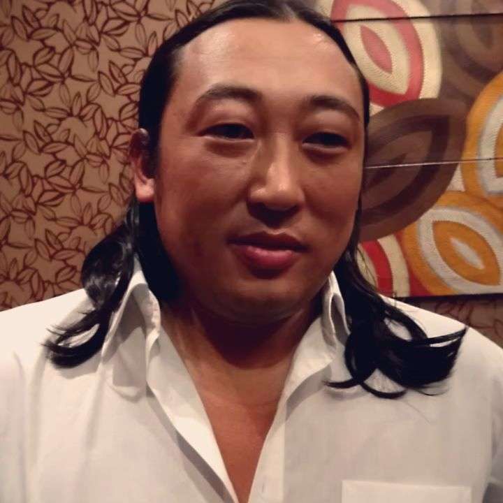 なだぎ武 on Instagram: “ロバート秋山の邪念0動画。邪念が0になる瞬間を、お楽しみください。。 #ロバート秋山”