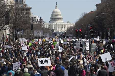 全米で100万人デモ=乱射受け「学校の安全」求める