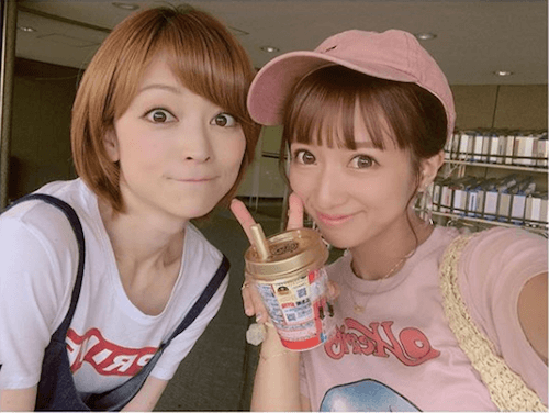 辻希美、吉澤ひとみとの写真に「自分だけ小顔に加工疑惑」でネット上が騒然