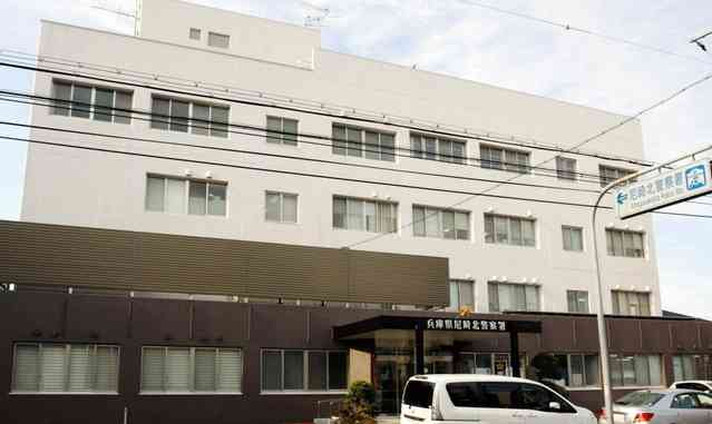契約できず立腹？携帯ショップ店員の尻蹴り逮捕