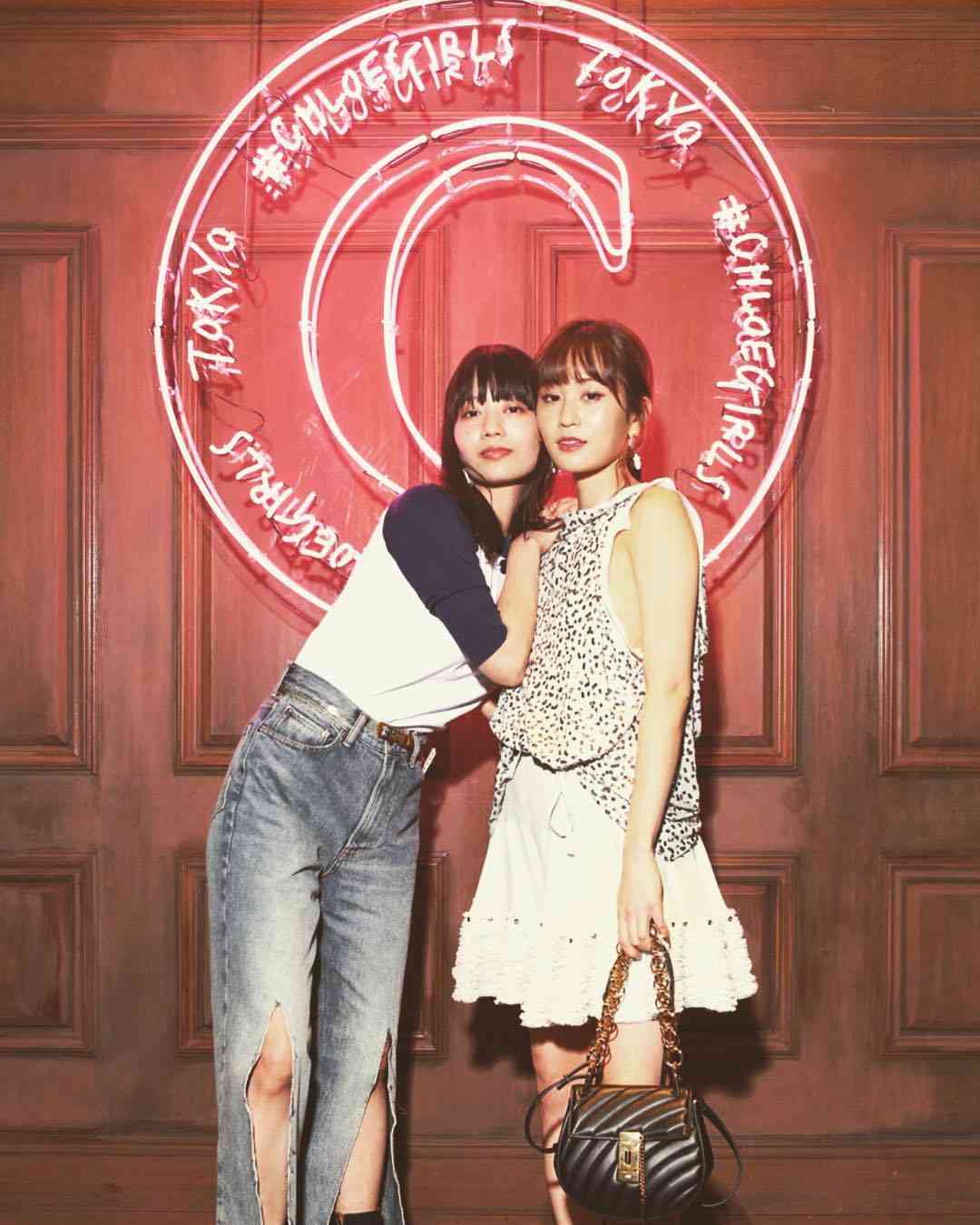 前田敦子、大胆な横開きセクシードレス姿披露し「見えそう…」の声
