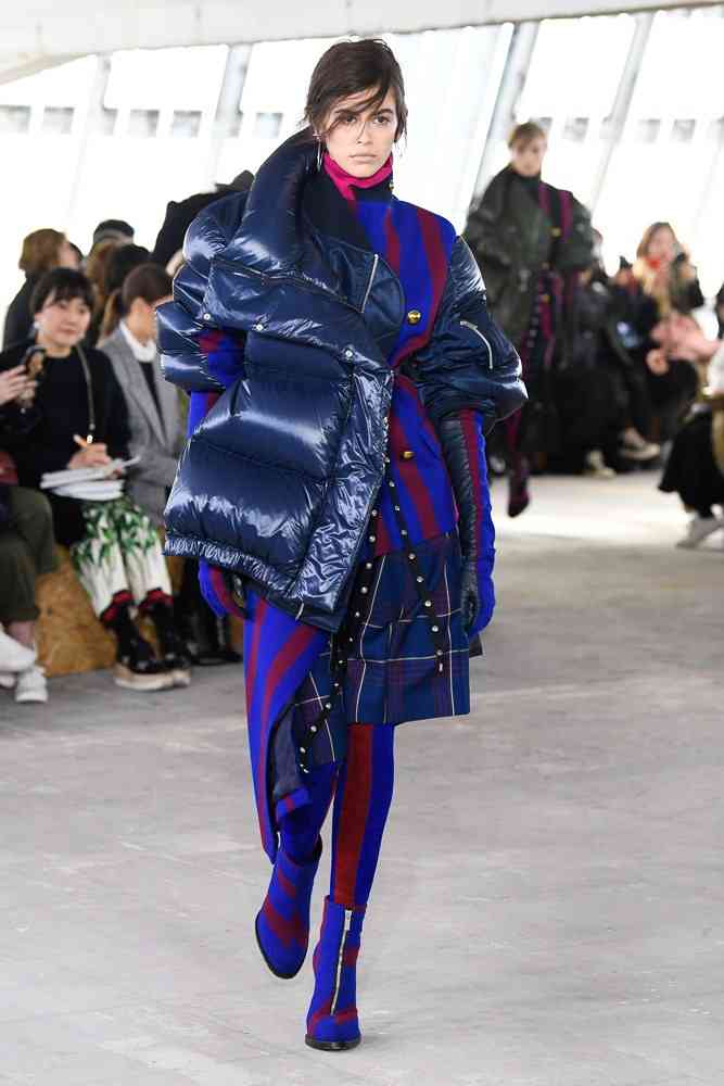 シンプルな服が似合う人って?