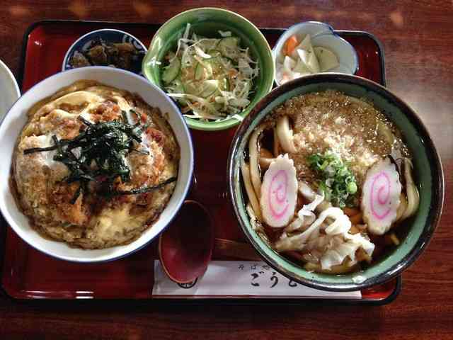 【量重視】麺類＋ご飯もののセット写真