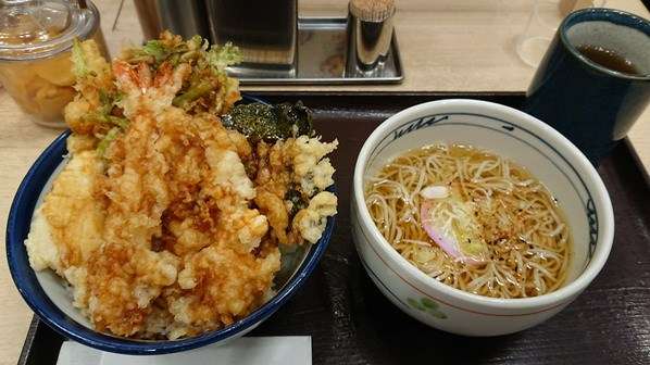 【量重視】麺類＋ご飯もののセット写真