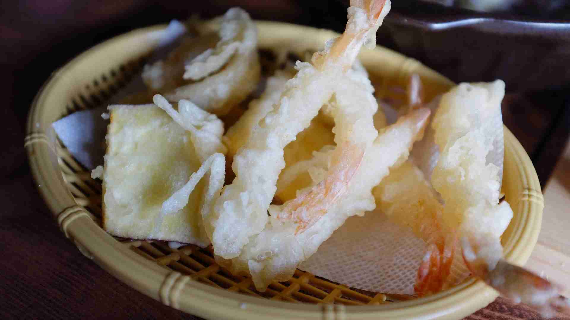 エビの尻尾食べますか？
