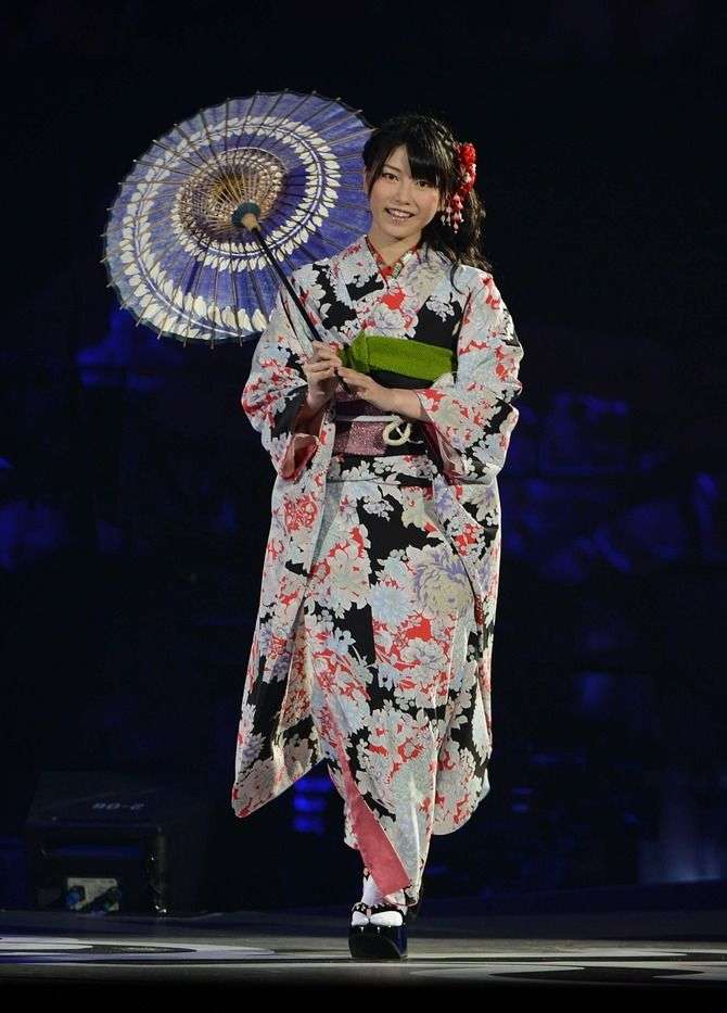 AKB48横山由依の肩幅が大きすぎると騒ぎに