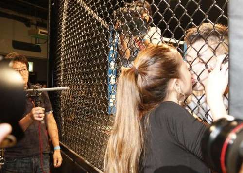 あびる優、家族旅行で夫と娘に置いていかれるも「仲良いです」