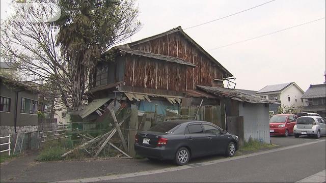 餌与えず…大型犬を虐待か　30匹→2匹だけ確認