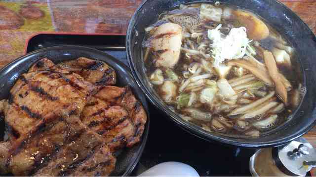 【量重視】麺類＋ご飯もののセット写真