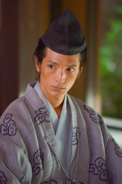 妻・高梨臨と雑誌で共演 浦和レッズ・槙野智章選手がイケメンすぎる