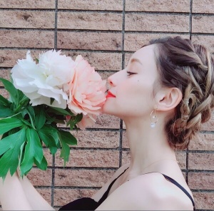ダレノガレ明美、デートを匂わせた？幸せ溢れる投稿に鋭い指摘が続々(1ページ目) - デイリーニュースオンライン