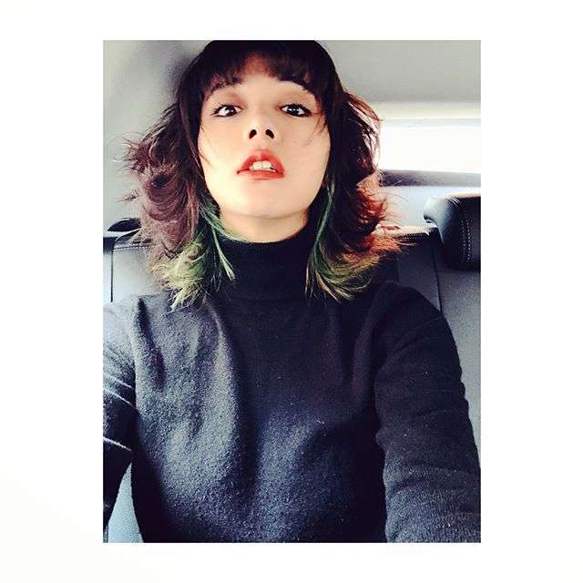 池田エライザ 個性派 緑メッシュヘア に オシャレ 凄く似合う と反響 ガールズちゃんねる Girls Channel