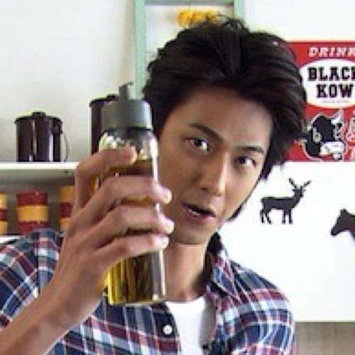 「濃い顔」と「薄い顔」を交互に貼っていくトピ