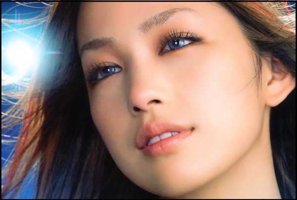 目を奪われる美しさ！ 中島美嘉、『ダリフラ』の人気キャラクター“ゼロツー”と夢のコラボ