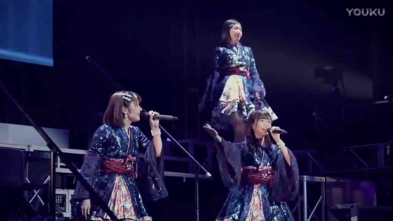 「この世界は捨てたもんじゃない」 - YouTube