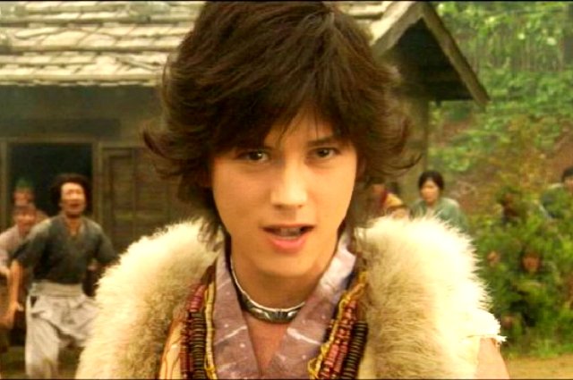 仮面ライダーなどに出演の俳優 覚醒剤使用容疑で逮捕